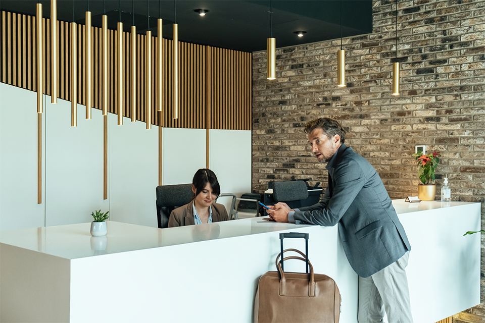 Hotel box paying guest copy