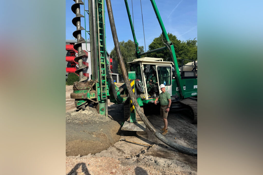 Eerste paal Hotel ibis Tilburg Niek van den Broek