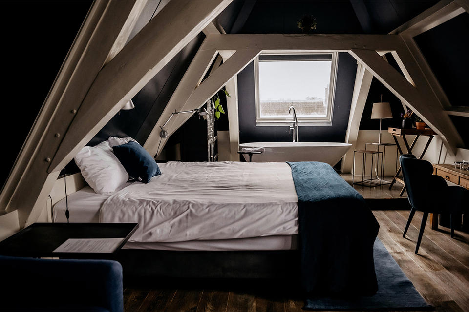 Hotel room regional copy