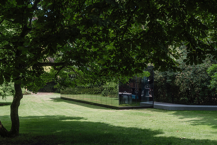 glazen kunstwerk tuinpoortgebouw kopie