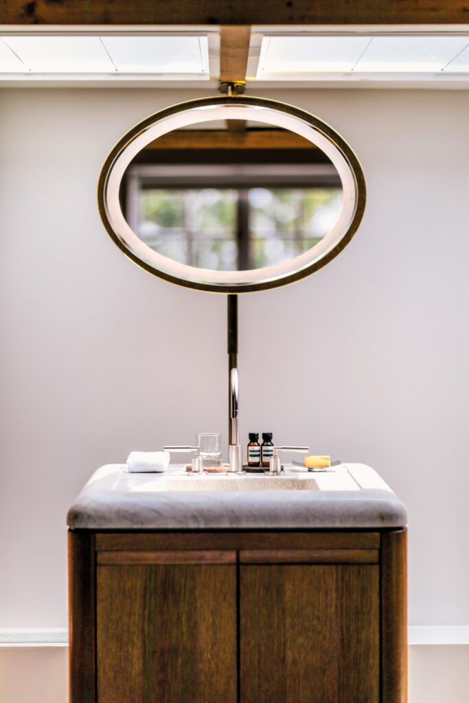 The Dylan Suite 18
