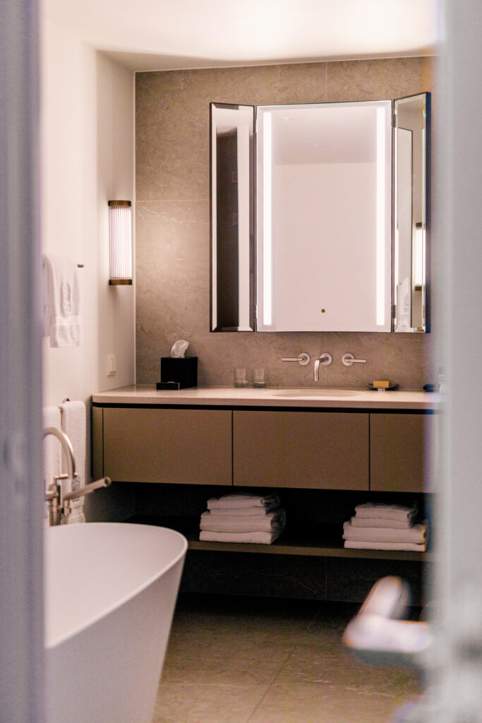 The Dylan Suite 41