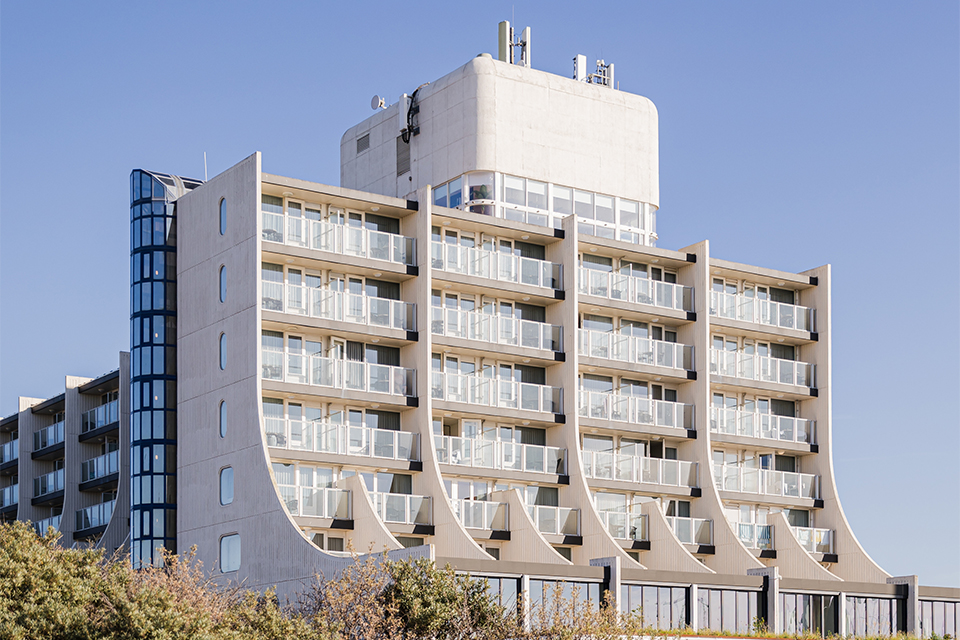 Techniek en design komen samen in het vernieuwde Carlton Beach Hotel 1