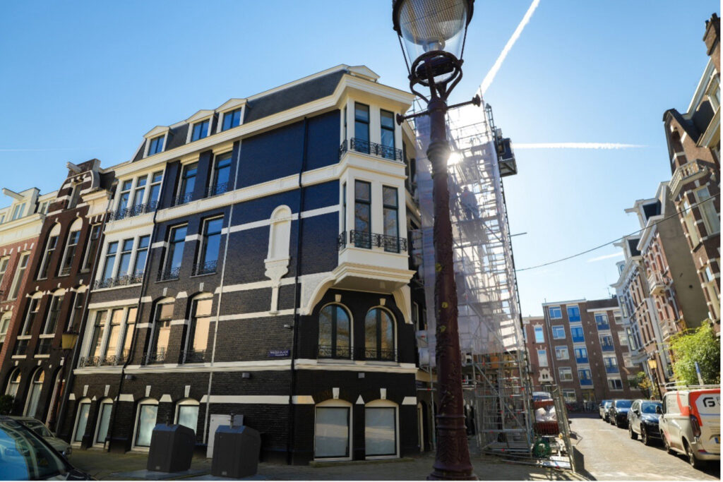 Pleijsier Hotelrenovatie transformeert historisch pand aan Vondelpark tot luxe boetiekhotel 'The Gentlemen' 2