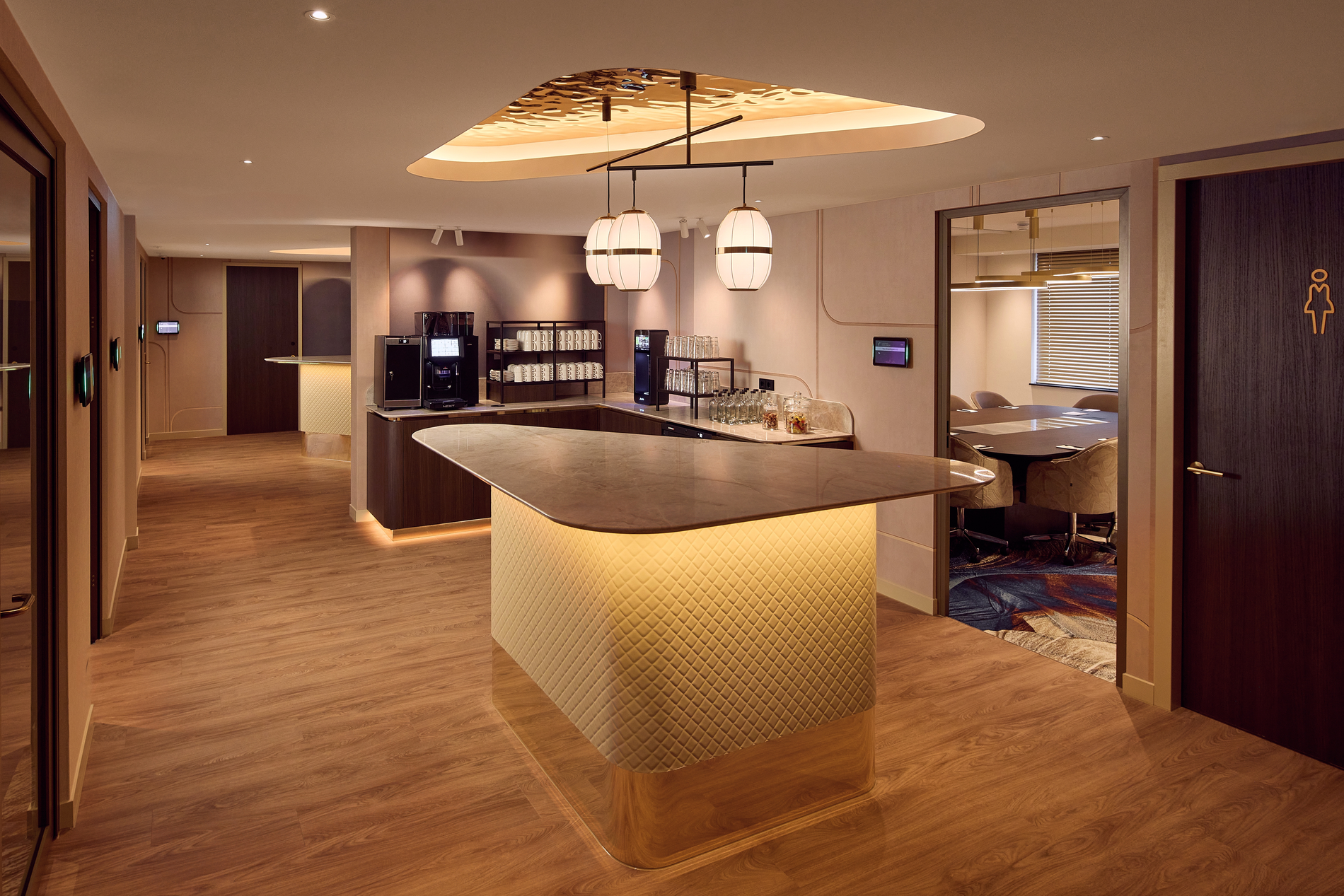 A business environment with a warm atmosphere 2