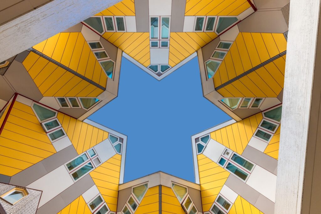 Pleijsier rondt renovatie Stayokay Rotterdam in iconische Kubuswoningen af 1